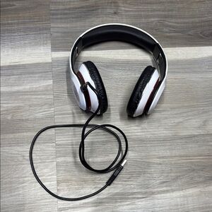 Escape Plantium White and Black bluetooth Headphones